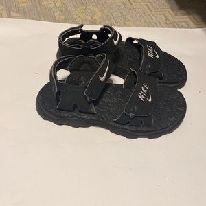 UNISEX VINTAGE RARE NIKE ACG CLASSIC BLACK WHITE LOGO SANDAL SIZE 7